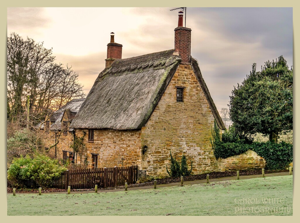 Country Cottage,Upper Harlestone by carolmw