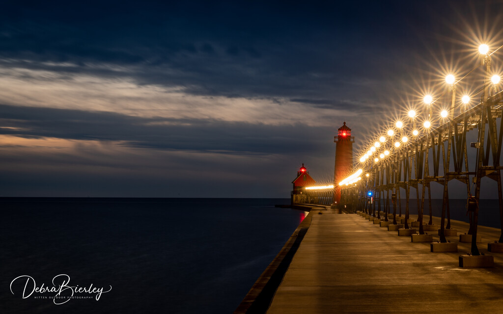 Grand Haven Lighthouse  by dridsdale