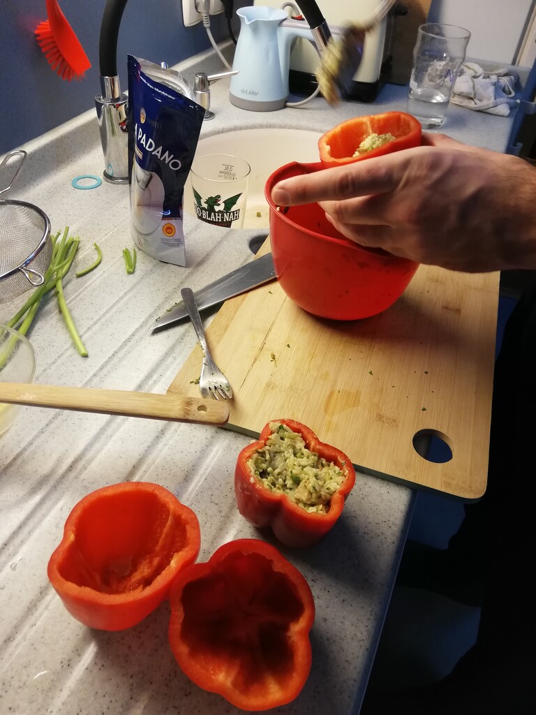 Making polnjene paprike by nami