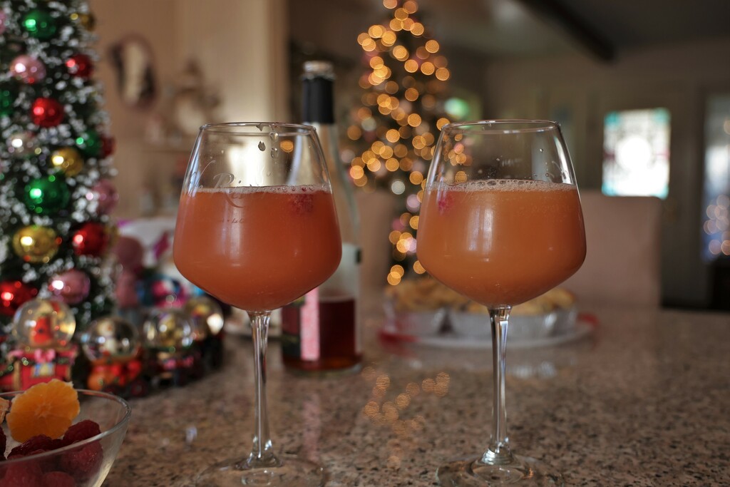 Christmas Morning Mimosas by lynnz
