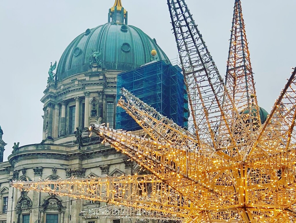 Festive season in Berlin  by cawu