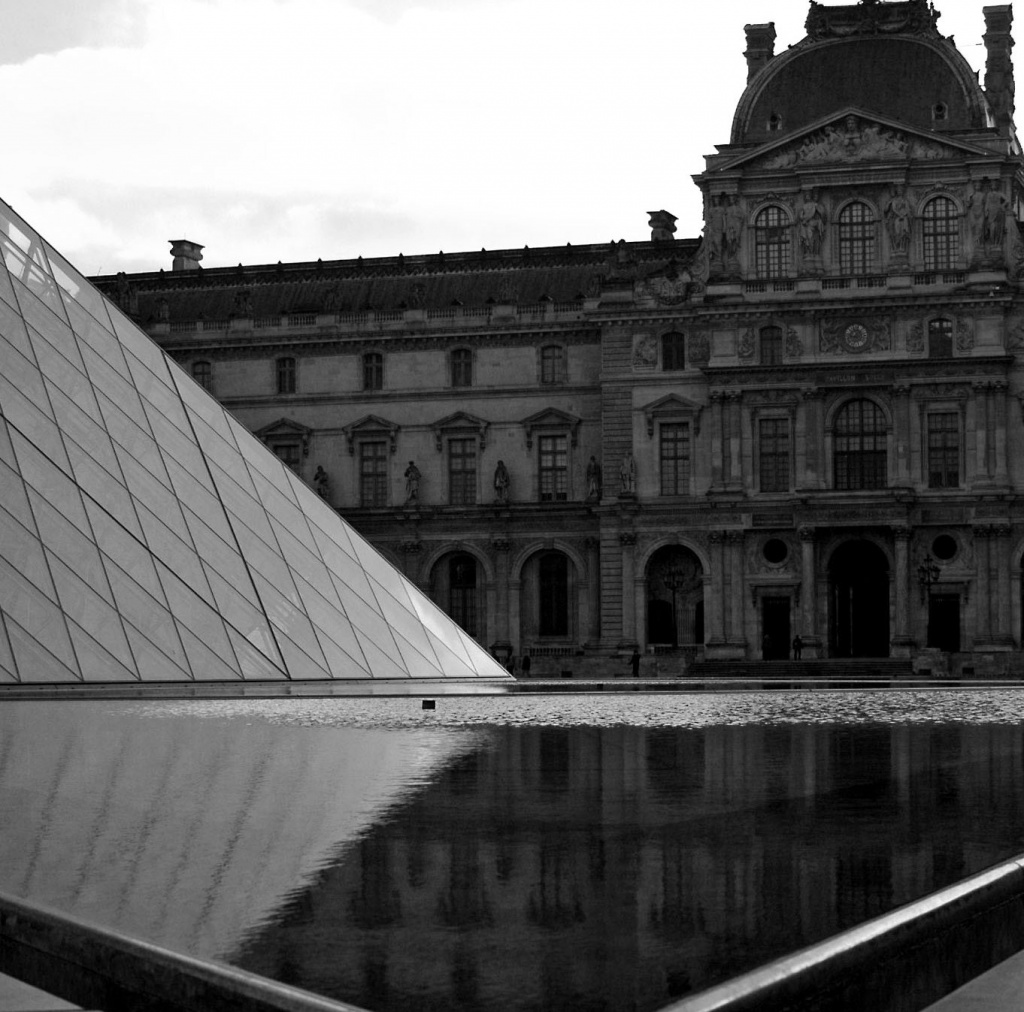 Pyramide du Louvre #6 by parisouailleurs