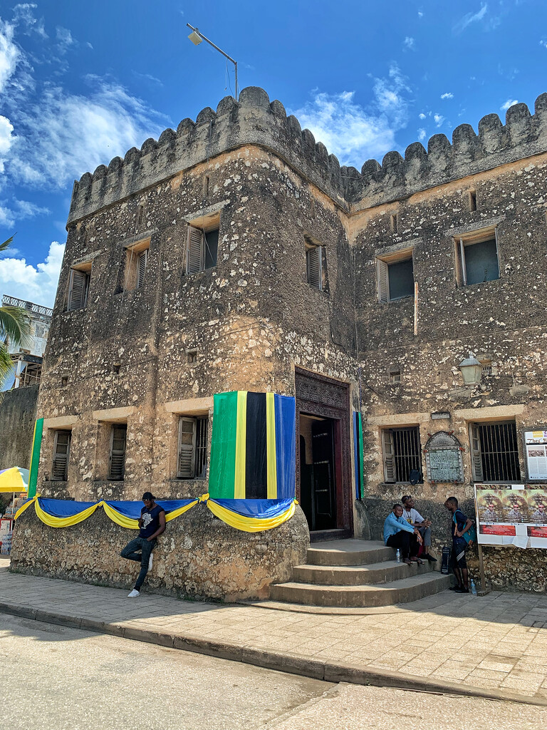 Ancien Fort of Zanzibar.  by cocobella