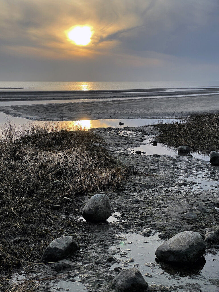 Setting sun at low tide  by mccarth1