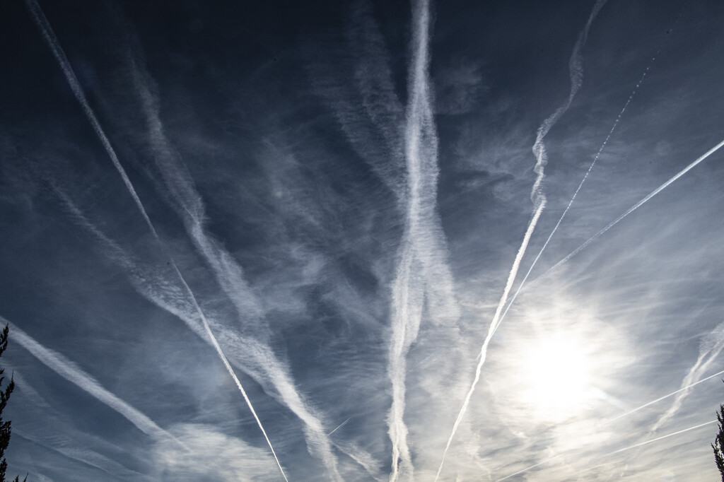 Contrails by timerskine