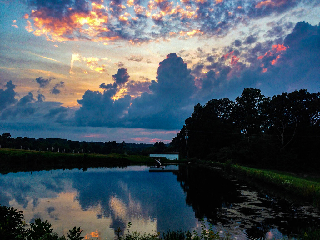 Sunset over pond in Smithville, TN by jbritt