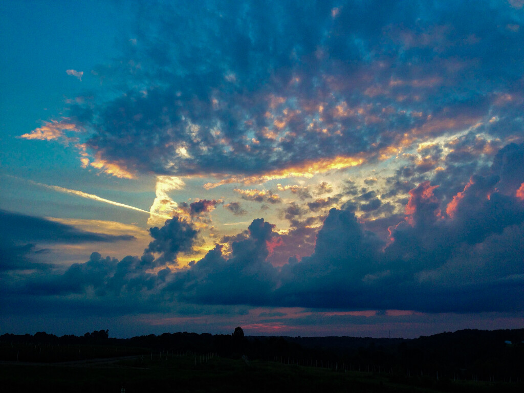 Sunset in Smithville, TN by jbritt