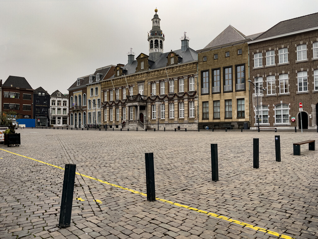 01-26 - City Hall Square Roermond by talmon