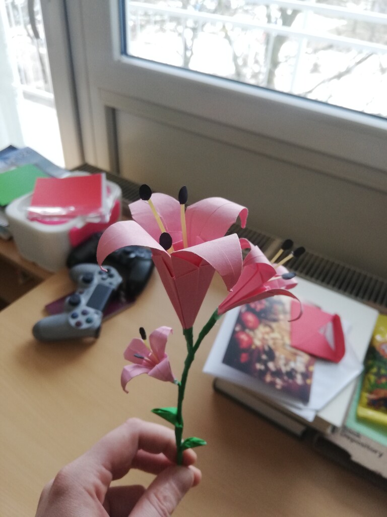 Origami Lily by nami