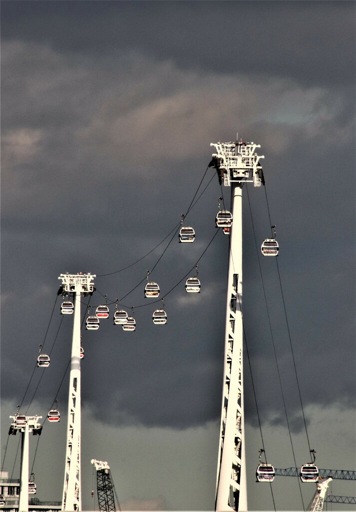 Flying cable cars over the Thames by 365jgh