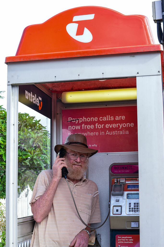 Free pay phone by jeneurell
