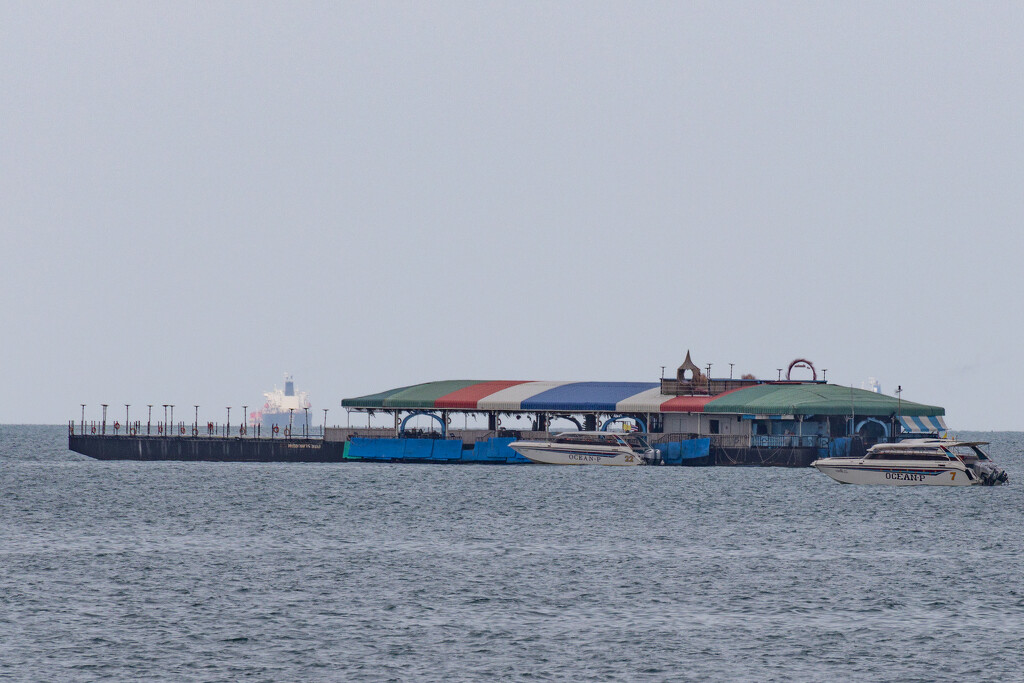 Parasail platform by lumpiniman