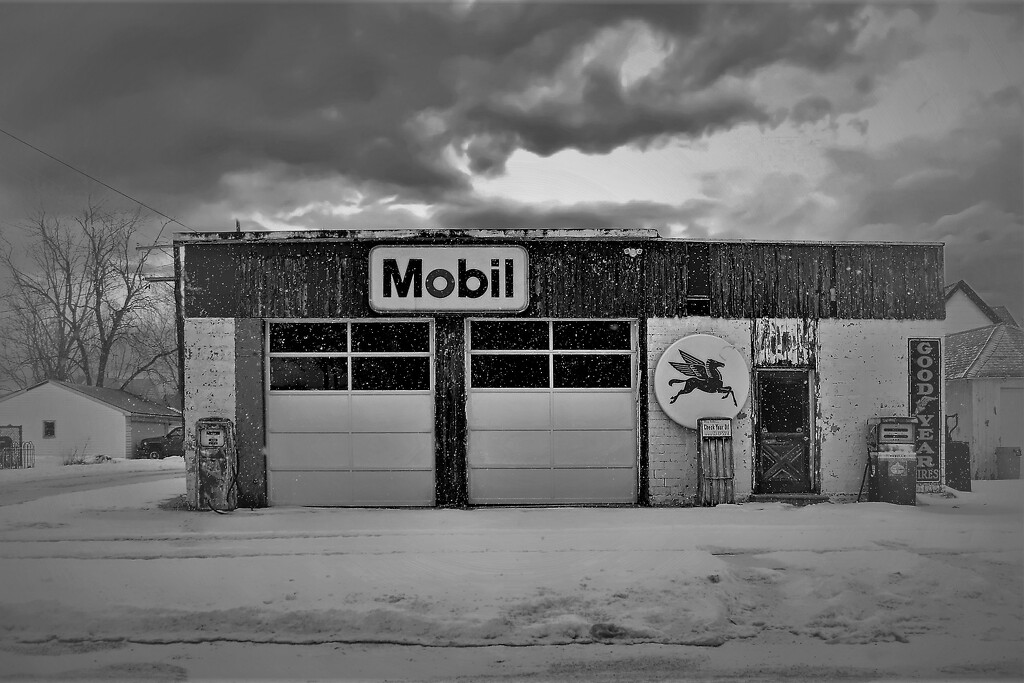 Old Gas Station by randy23