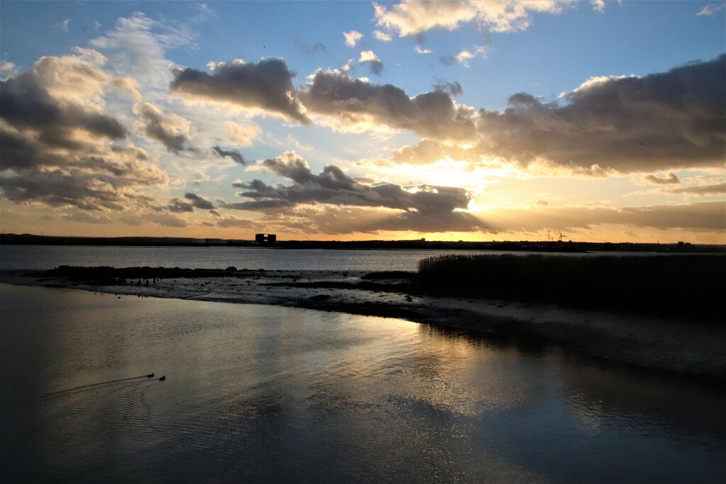 Sunset over the Thames towards Kent by 365jgh
