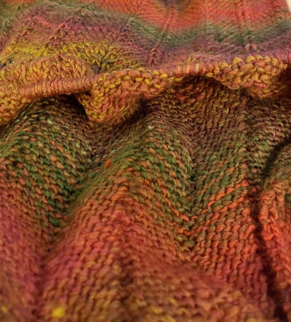 Still knitting.. by anne2013