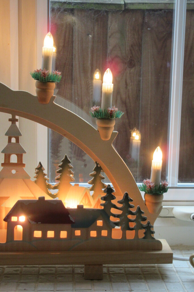 Candle arch by lellie