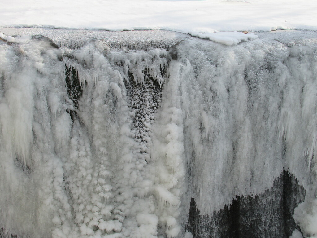 Frozen waterfall by bruni