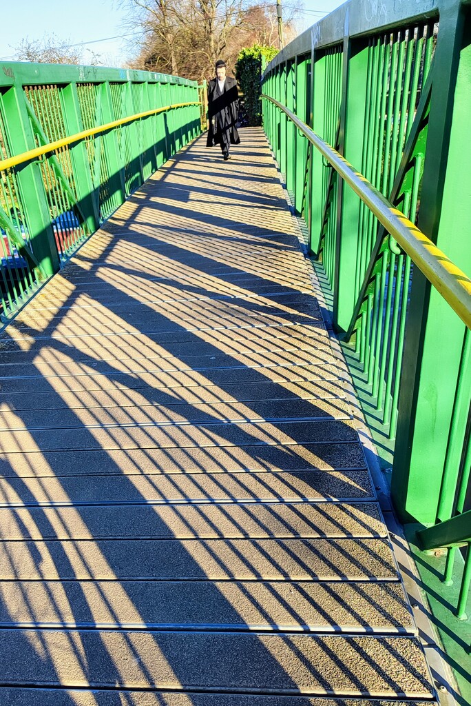 Shadows on the bridge by boxplayer