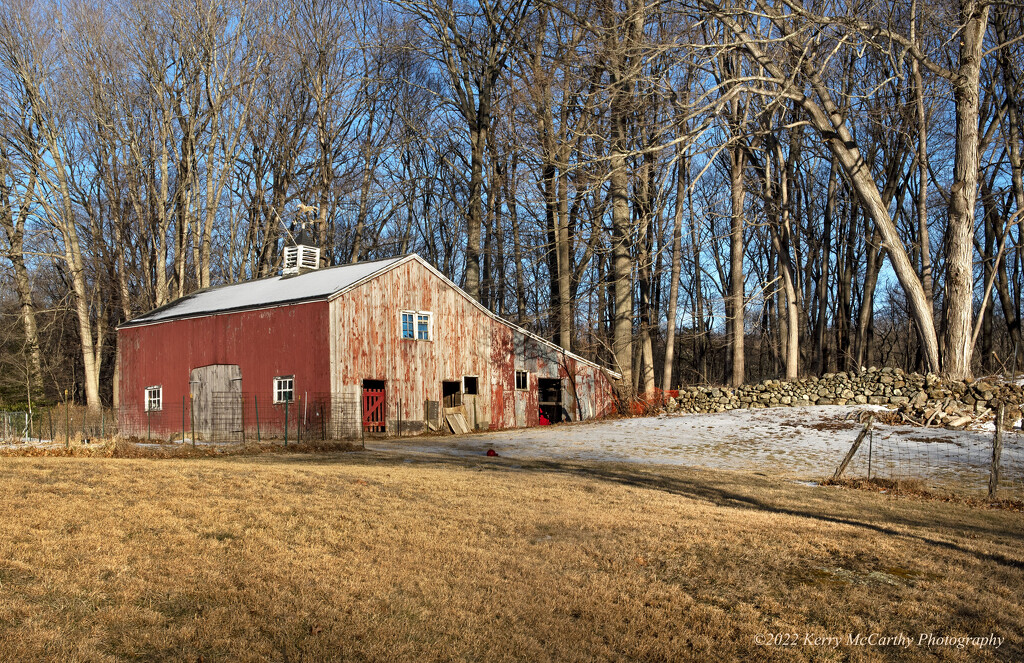Weathered barn by mccarth1