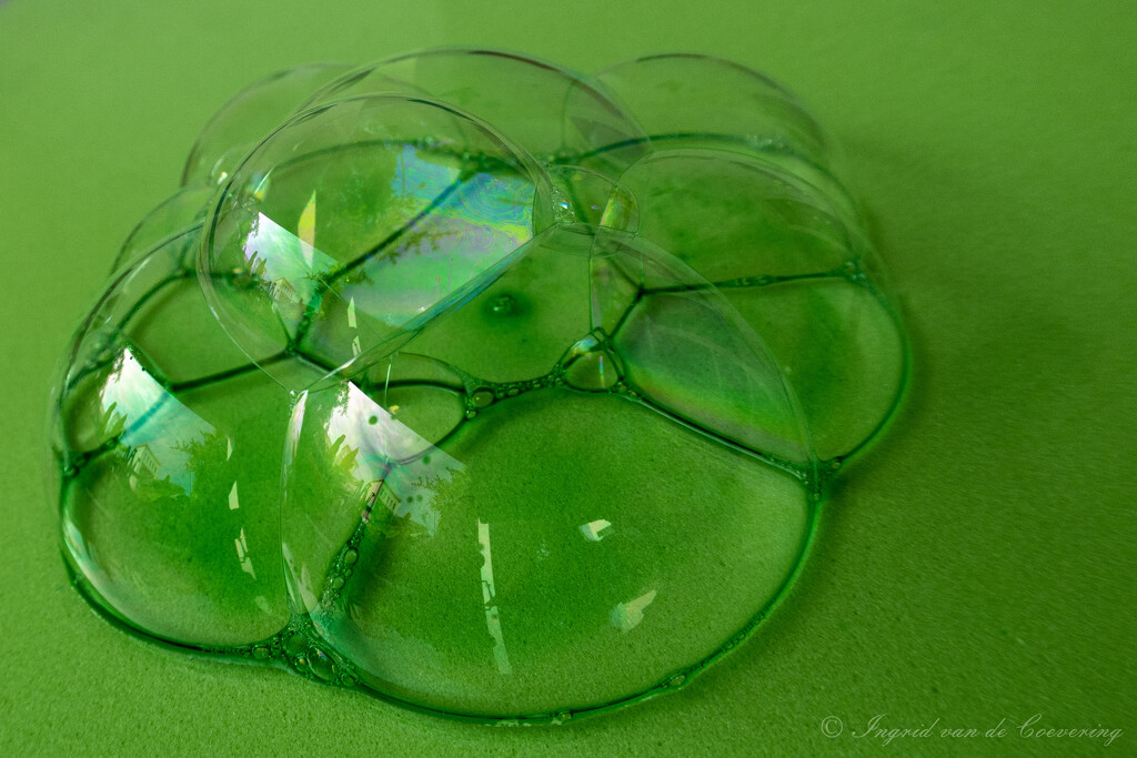 Green bubbles by ingrid01