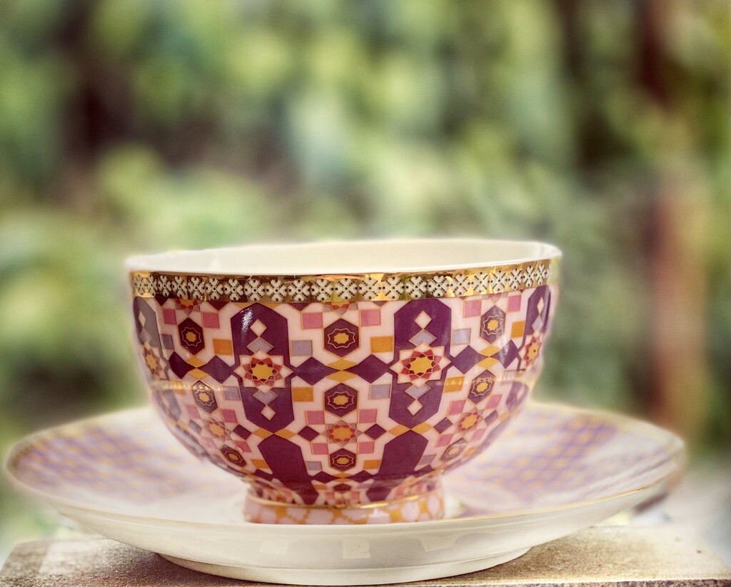 A Pink/Violet Cup by rensala