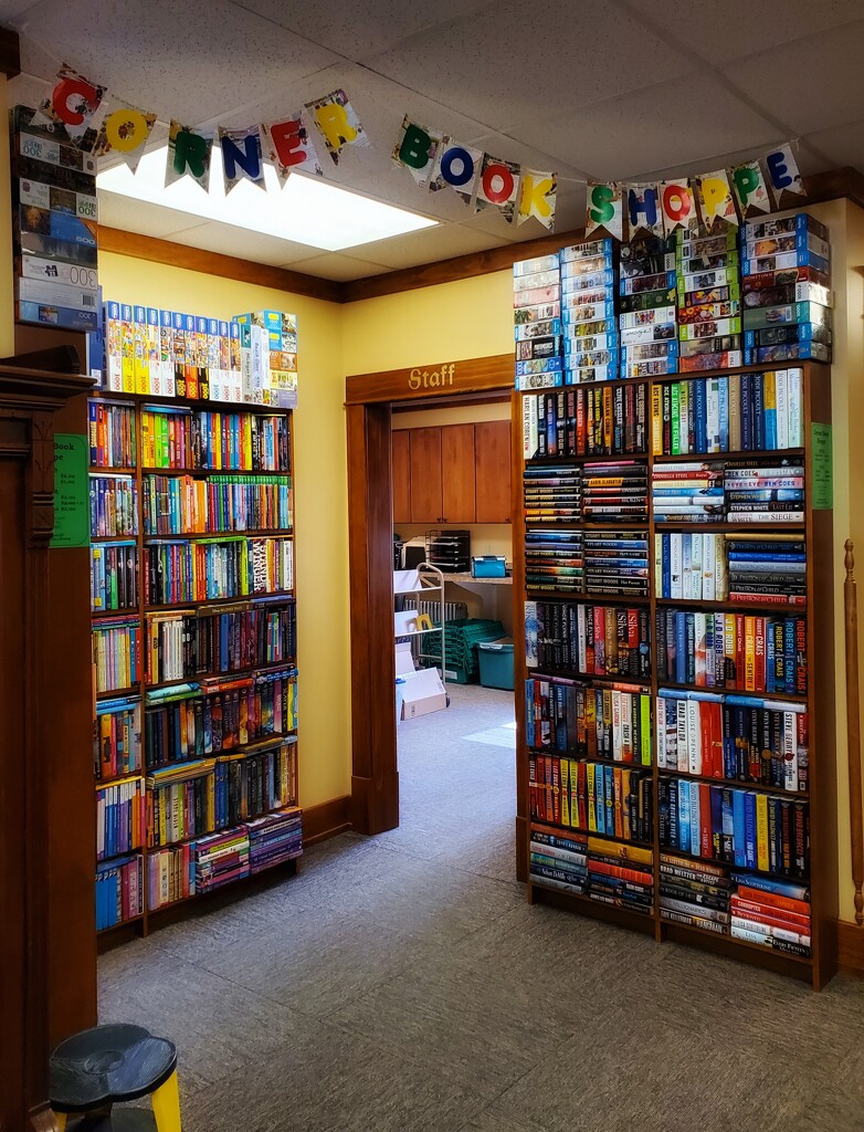 Corner Book Shoppe by edorreandresen