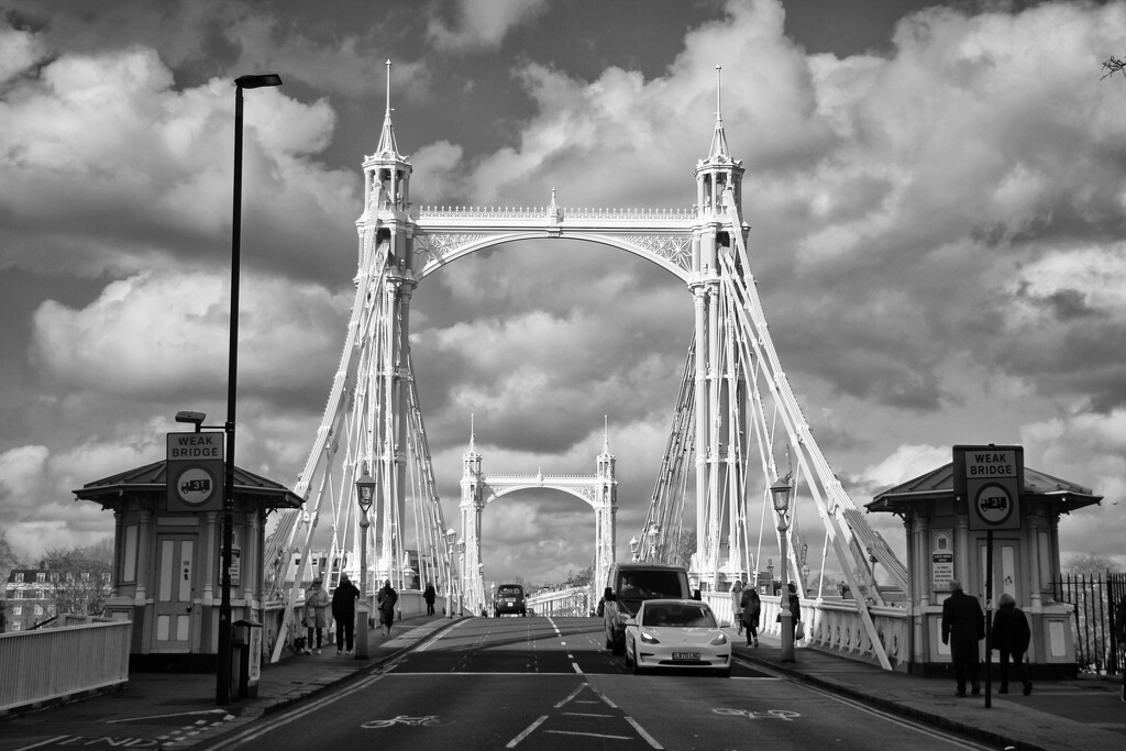 Battersea Bridge by jamibann