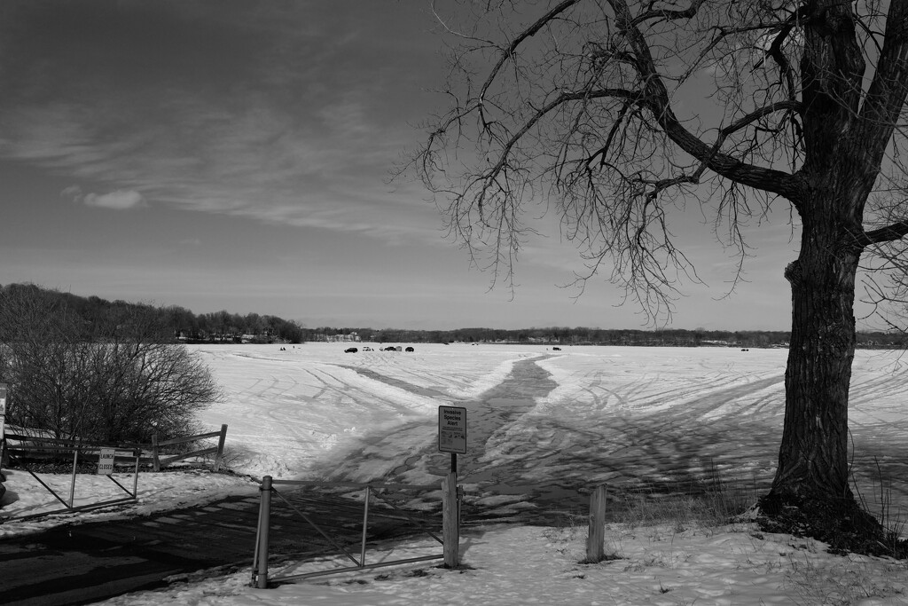 Still Ice on the Lake by tosee