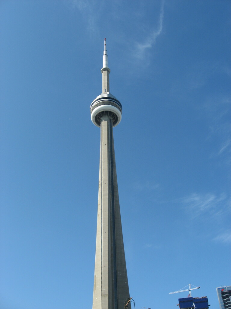 Leading Lines #2: CN Tower by spanishliz