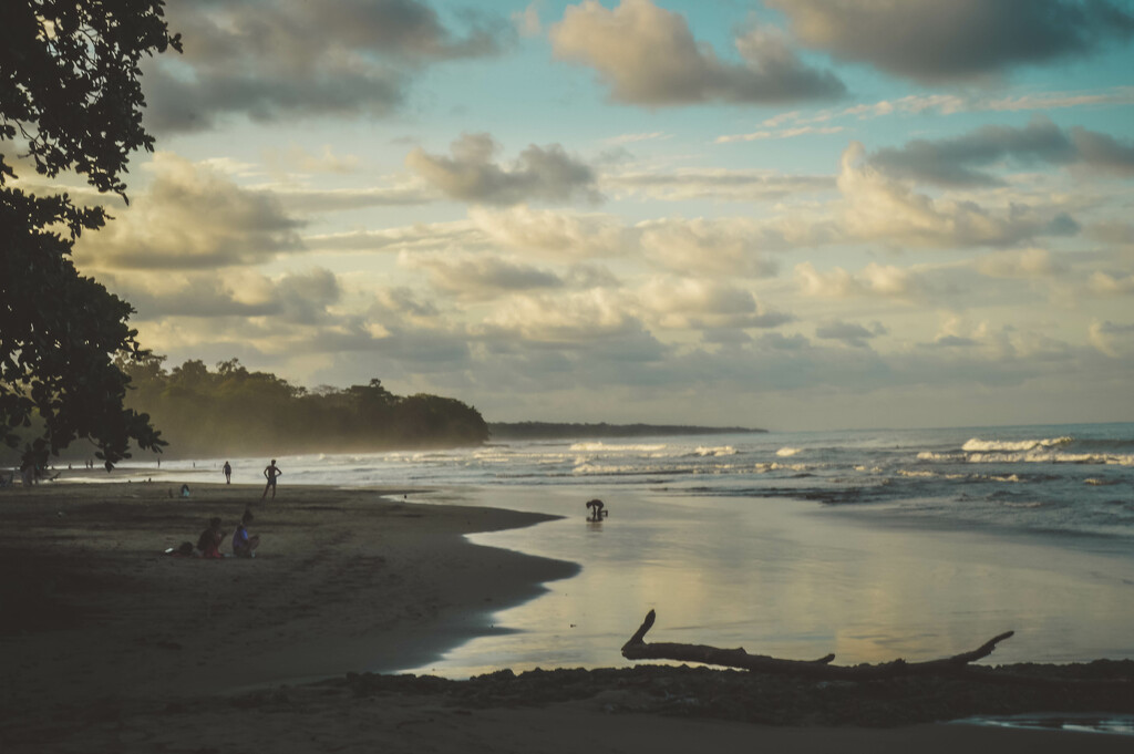 Costa Rica shores by gerry13