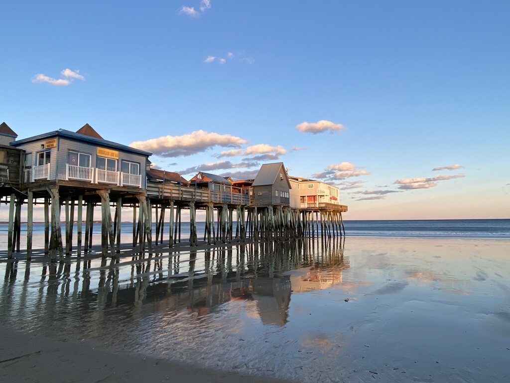 Old Orchard Beach Pier in Maine by clay88