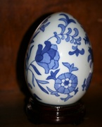 25th Mar 2022 - March 25: Blue and white egg