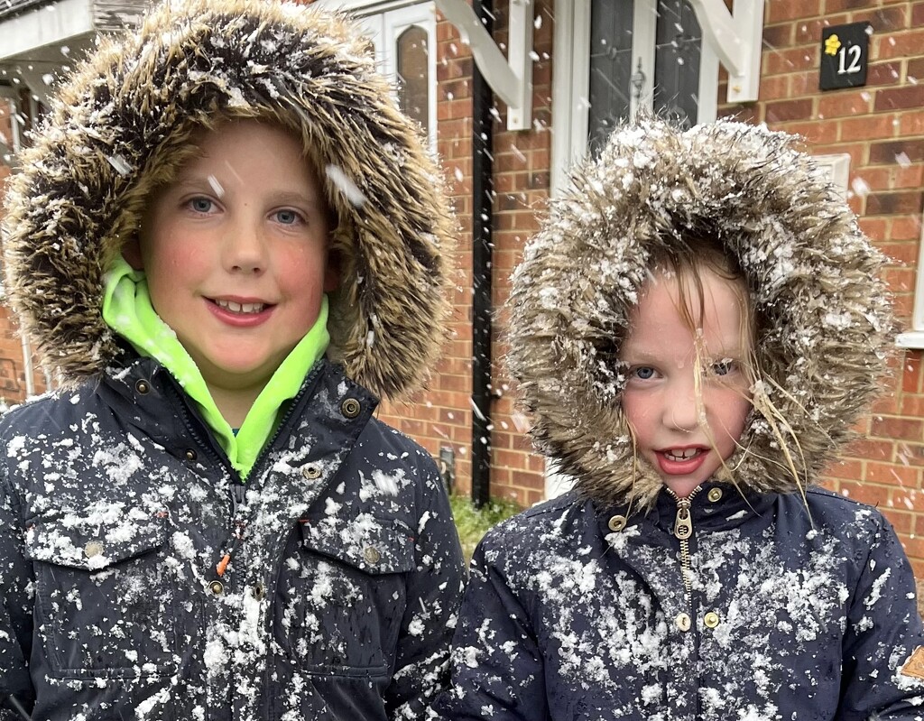 Snowy children.... by anne2013