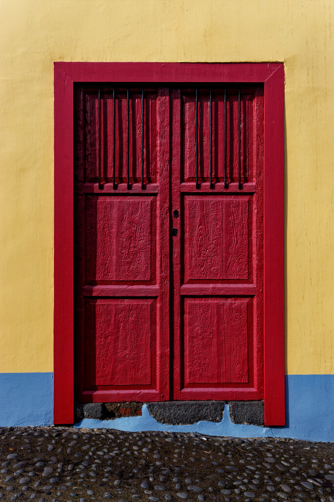 0404 - The Red Door by bob65