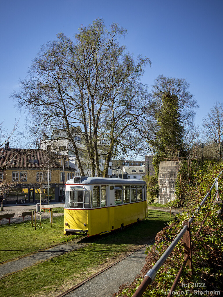 Old tram by helstor365