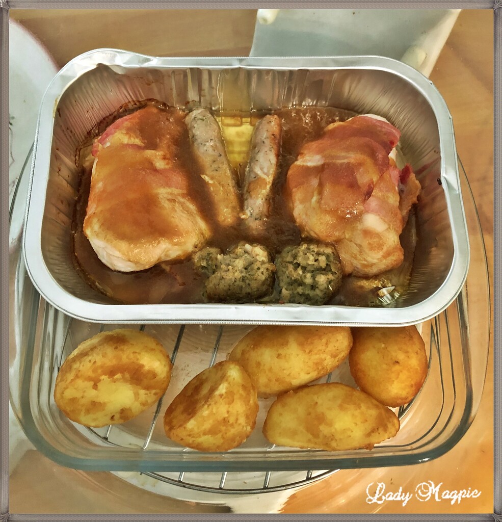 A Very Lazy Roast Dinner. by ladymagpie
