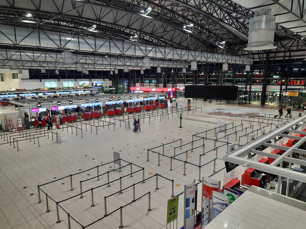 Terminal 2 by solarpower