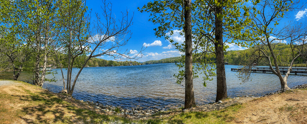 Lake Burton pano by k9photo