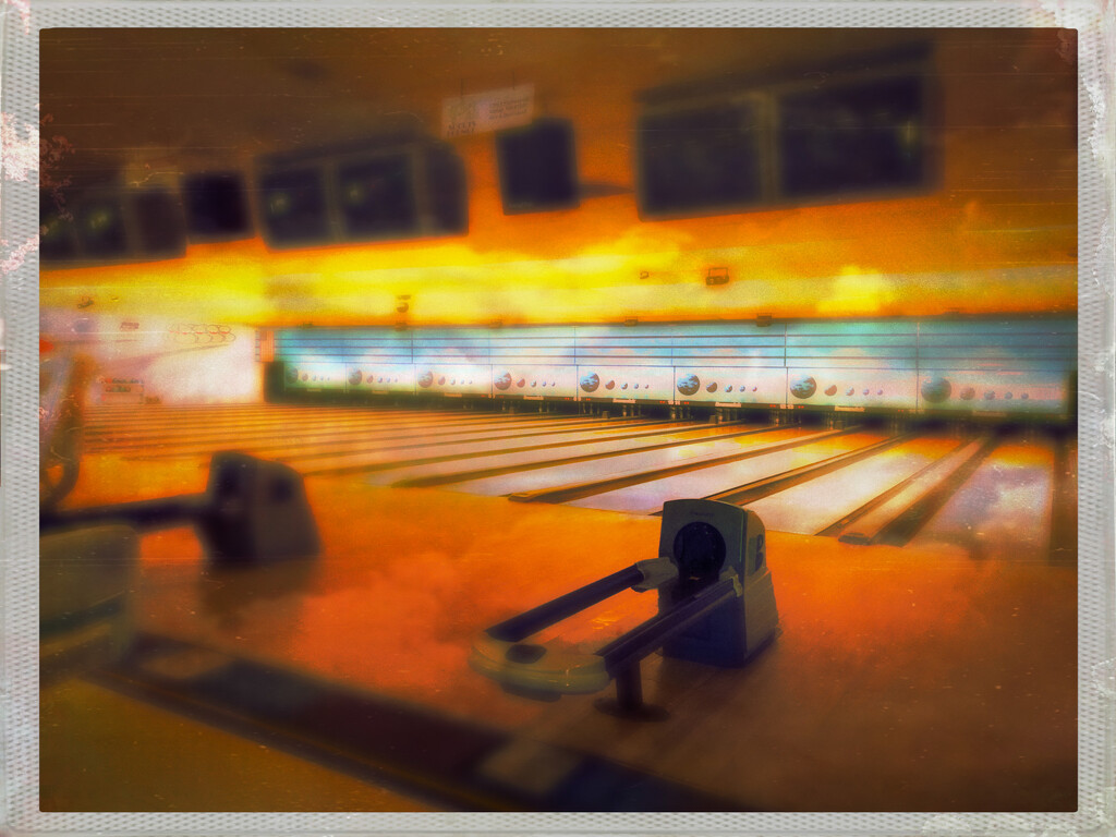 Hipstamatic Bowling by jeffjones