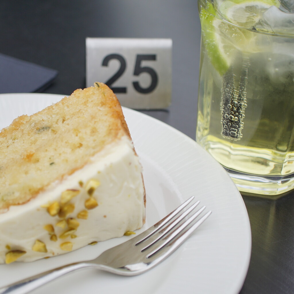 zucchini and lime cake, lime and soda by quietpurplehaze
