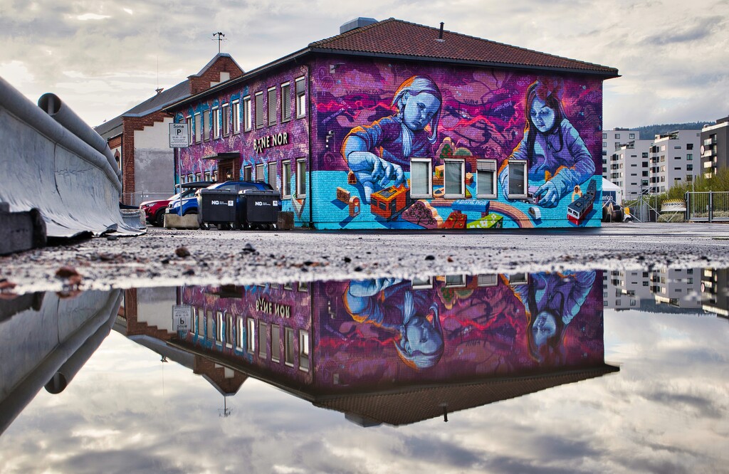A new mural in town by okvalle