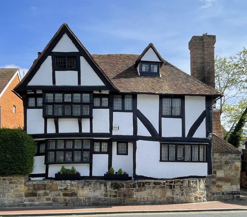 The Oldest House in Tonbridge  by jeremyccc