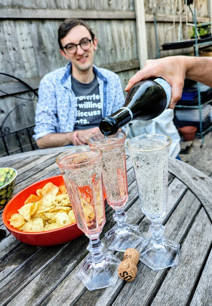 Friday night prosecco  by boxplayer