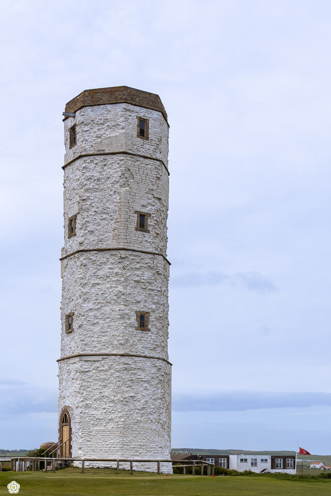 The Old Lighthouse at Flamborough by lumpiniman