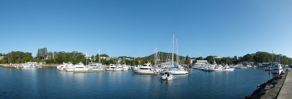 Nelson Bay Marina  by onewing