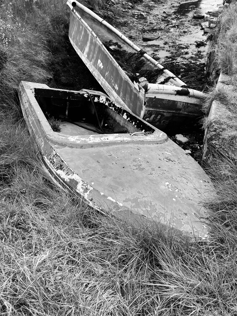 Abandoned Boats by bill_gk