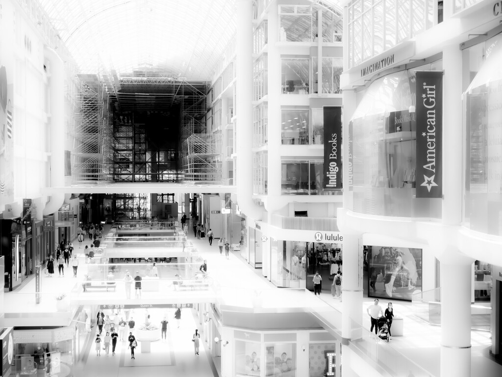 the Eaton Centre by northy