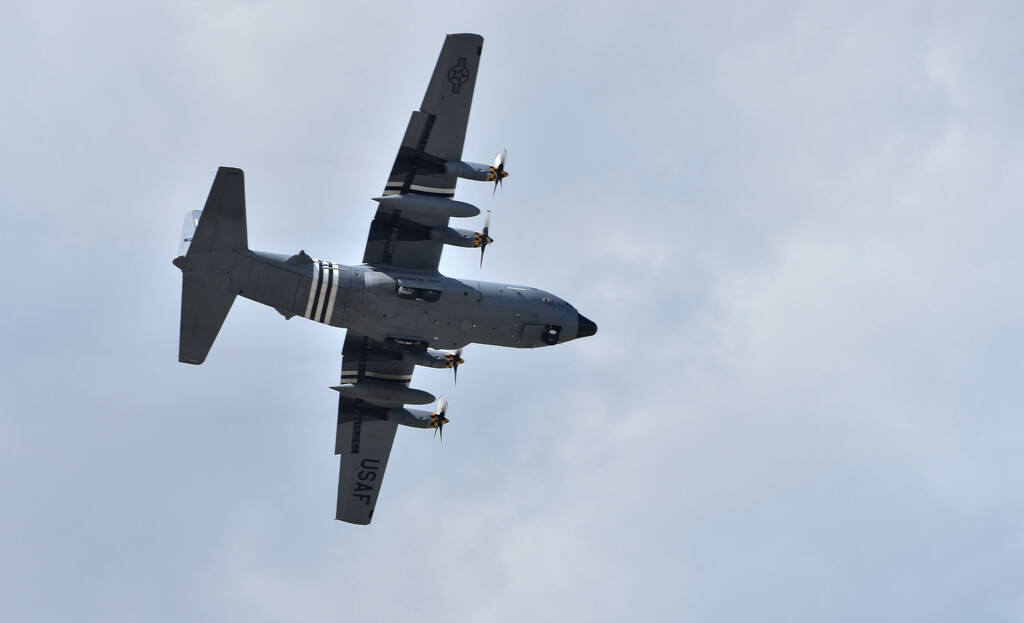 Lockheed Martin C-130J Super Hercules by bjywamer