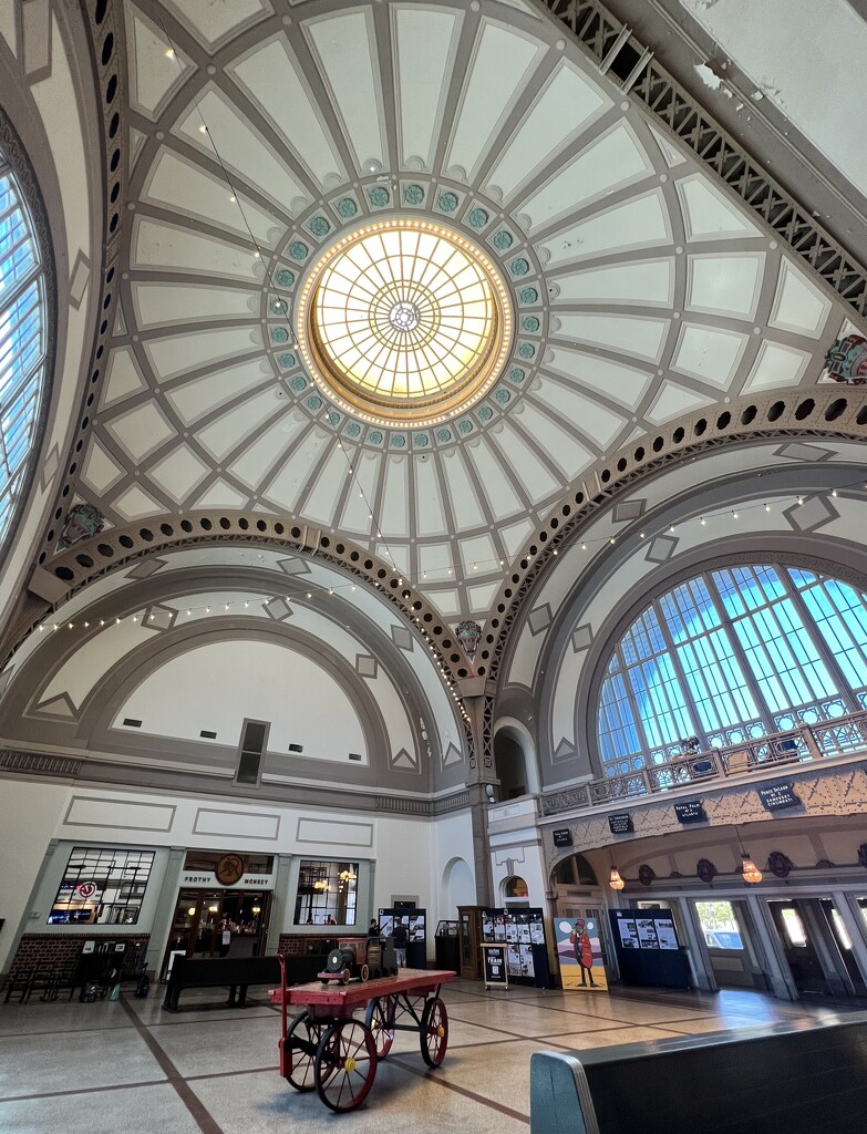 Inside Chattanooga railway station by tinley23