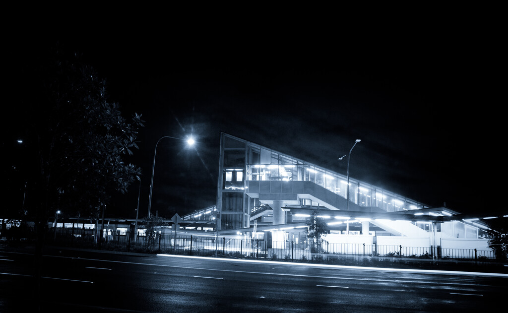 Train station at dark by mumuzi